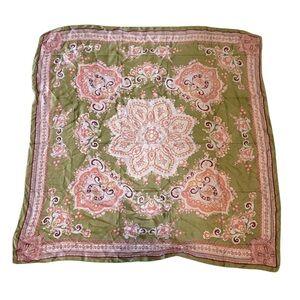 NWOT Max Studio Pink and Green Polyester scarf